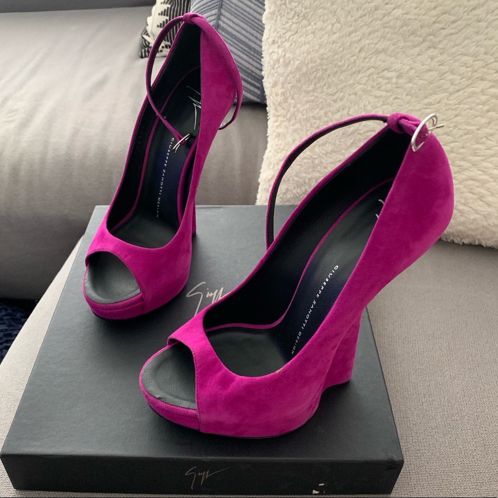 NEW Giuseppe Zanotti Alien Camoscio Wedges
